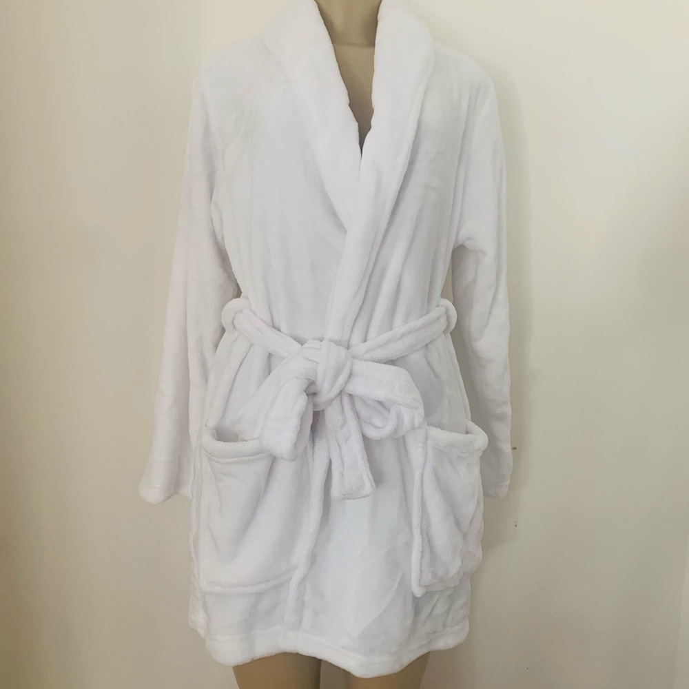 Cynthia Rowley white fleece bathrobe